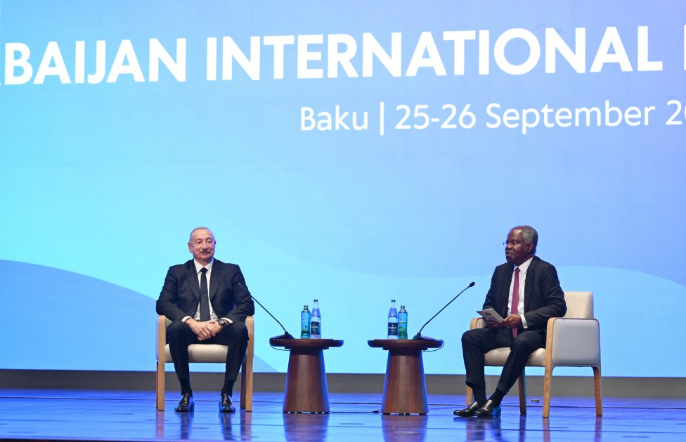 İlham Əliyev II Azərbaycan Beynəlxalq İnvestisiya Forumunda iştirak edib - YENİLƏNİB - CANLI