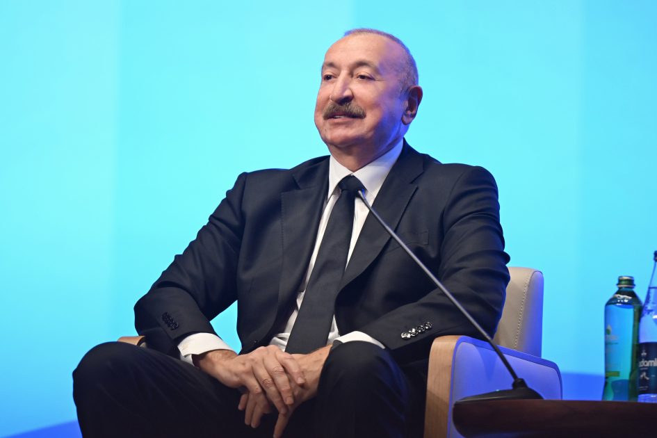 İlham Əliyev II Azərbaycan Beynəlxalq İnvestisiya Forumunda iştirak edib - YENİLƏNİB - CANLI
