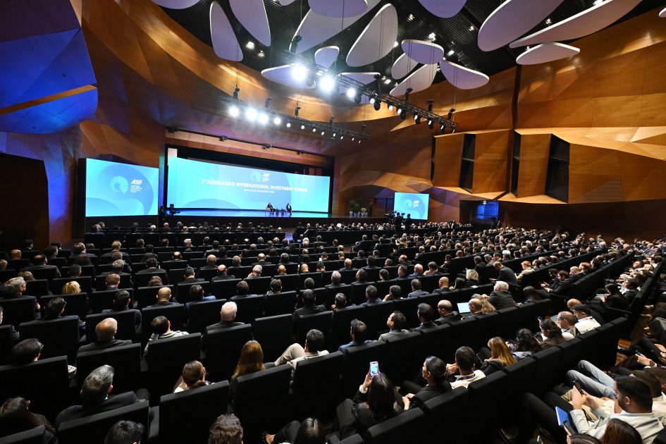 İlham Əliyev II Azərbaycan Beynəlxalq İnvestisiya Forumunda iştirak edib - YENİLƏNİB - CANLI