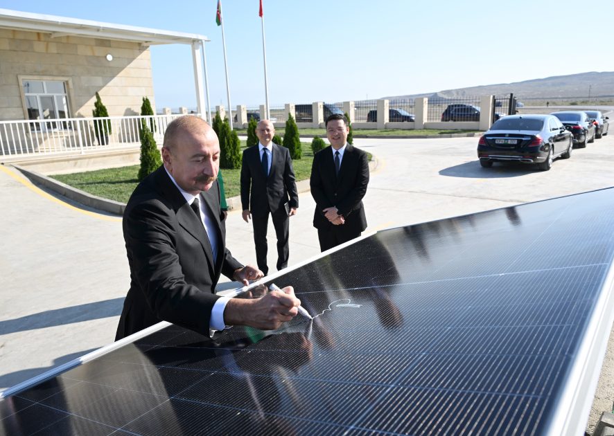 İlham Əliyev "Qobustan" Günəş Elektrik Stansiyasının açılışında iştirak edib