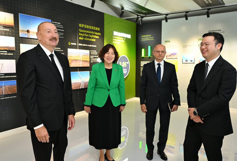 İlham Əliyev "Qobustan" Günəş Elektrik Stansiyasının açılışında iştirak edib