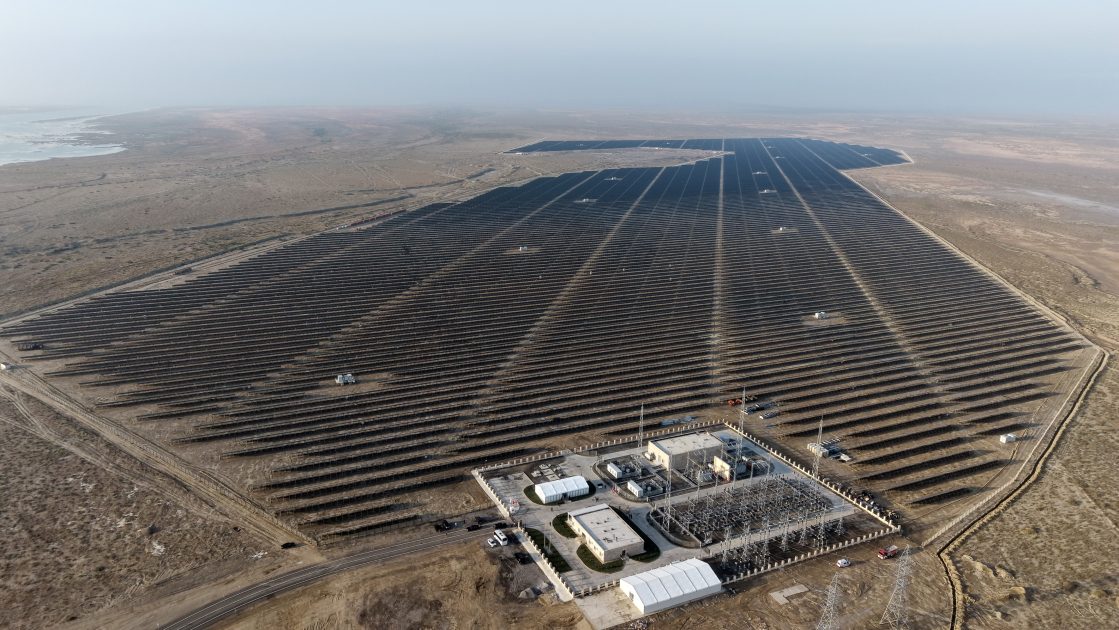 İlham Əliyev "Qobustan" Günəş Elektrik Stansiyasının açılışında iştirak edib