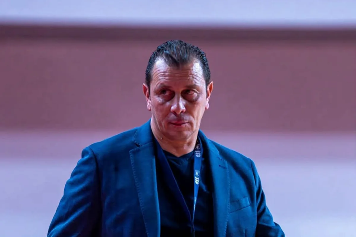 İoannis Diamantakos Azərbaycan millisinin baş məşqçisi olub