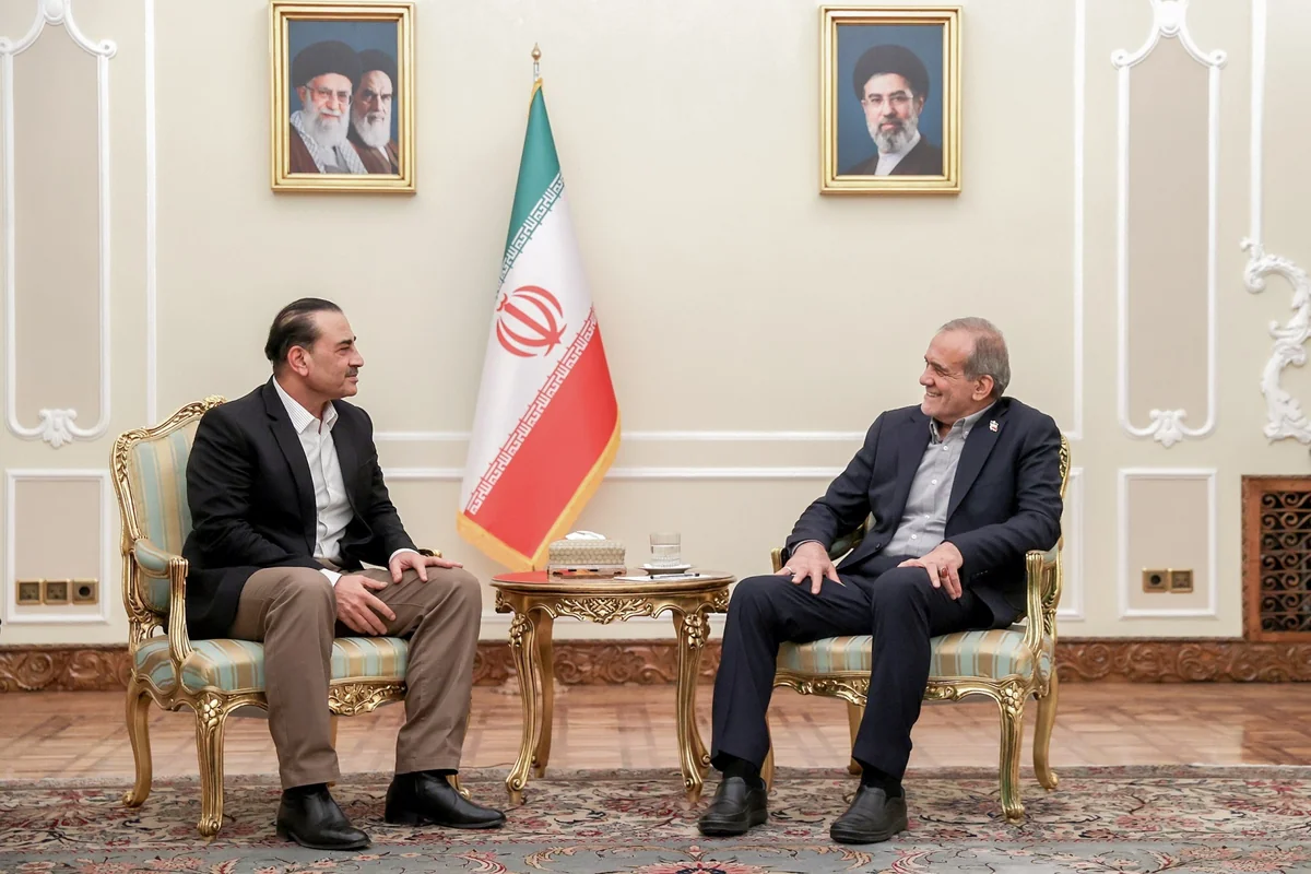 İran və Pakistan regional gərginliyin həlli yollarını müzakirə edib