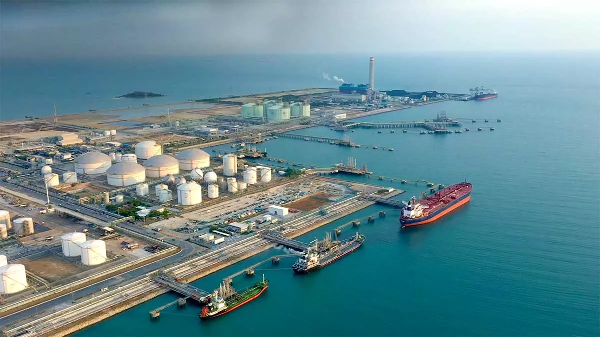 İrana məxsus tanker hədəfə alınıb