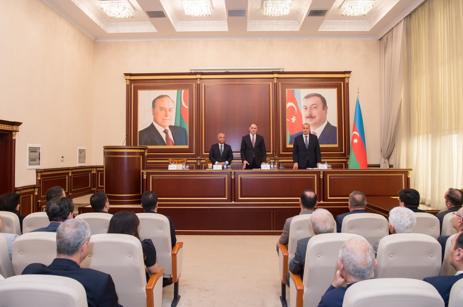 İri Şəhərlərin Su Təchizatının yeni icraçı direktoru kollektivə təqdim edilib