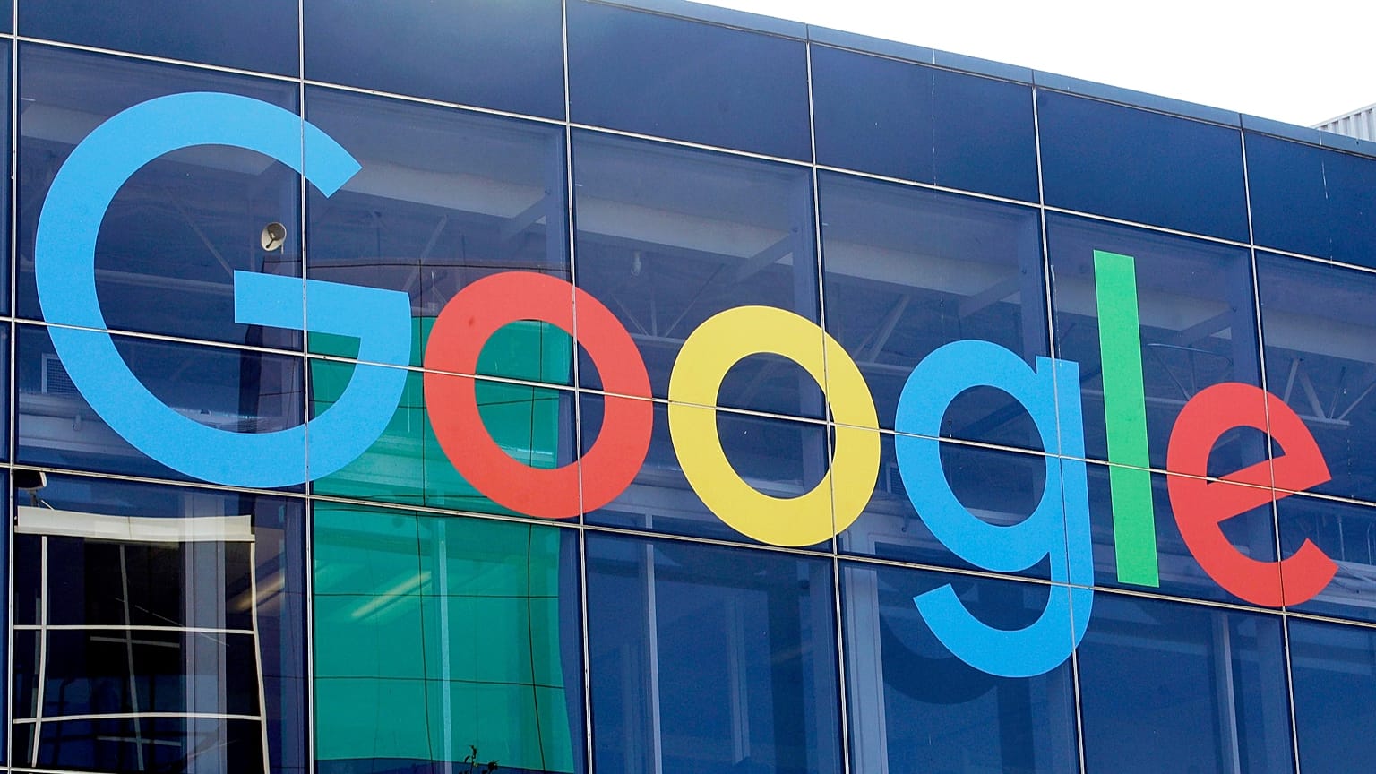 İrlandiyada "Google" şirkəti 403 milyon avro cərimələnib