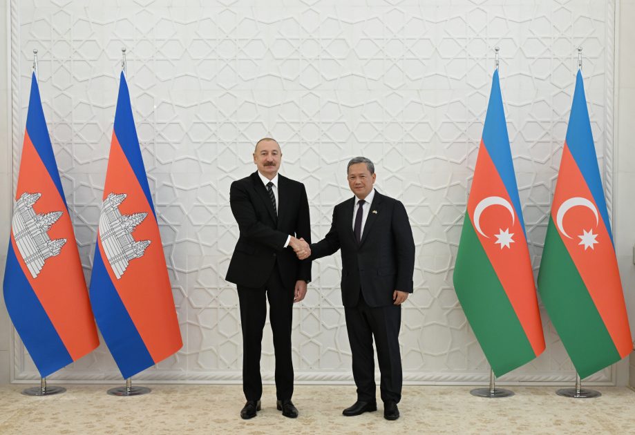 Kamboca Baş nazirinin rəsmi qarşılanma mərasimi olub