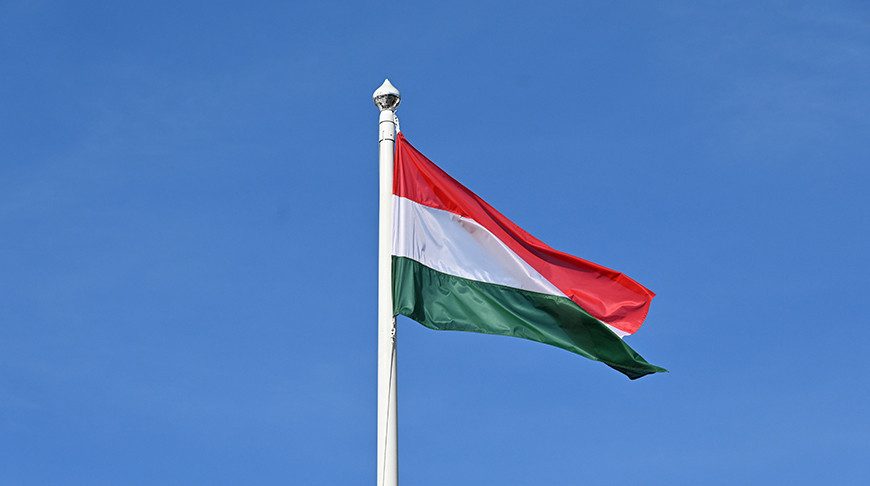Macarıstan qanunsuz miqrasiya təhlükəsi səbəbindən fövqəladə vəziyyət rejimini uzadıb