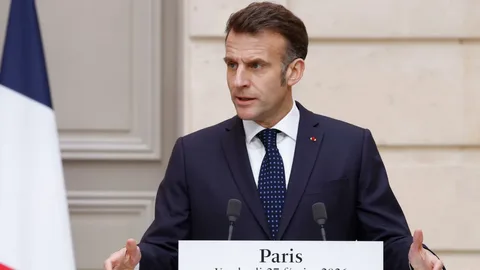 Makron Qətər əmiri ilə görüşəcək