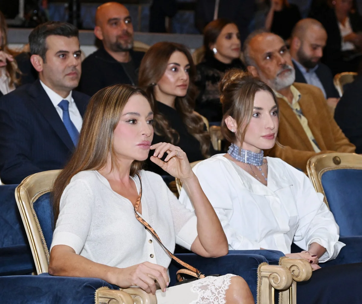 Mehriban Əliyeva "Qağayı" tamaşasının təqdimatında iştirak edib