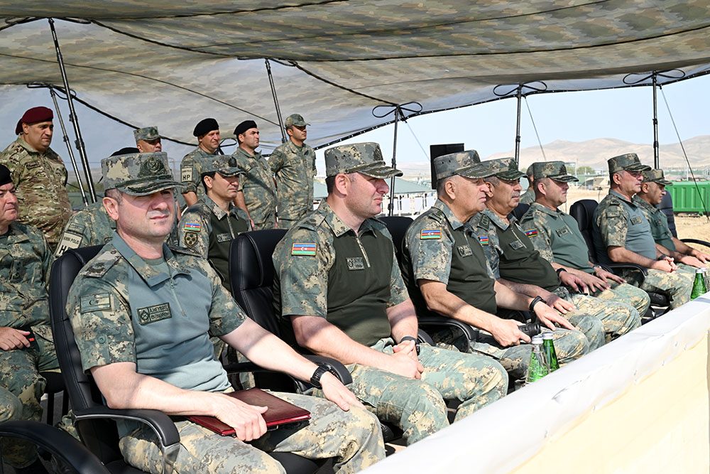 Müdafiə Nazirliyinin rəhbərliyi hərbi polis idarəsinin ƏİK bölüyünün ön əməliyyat bazasında olub 