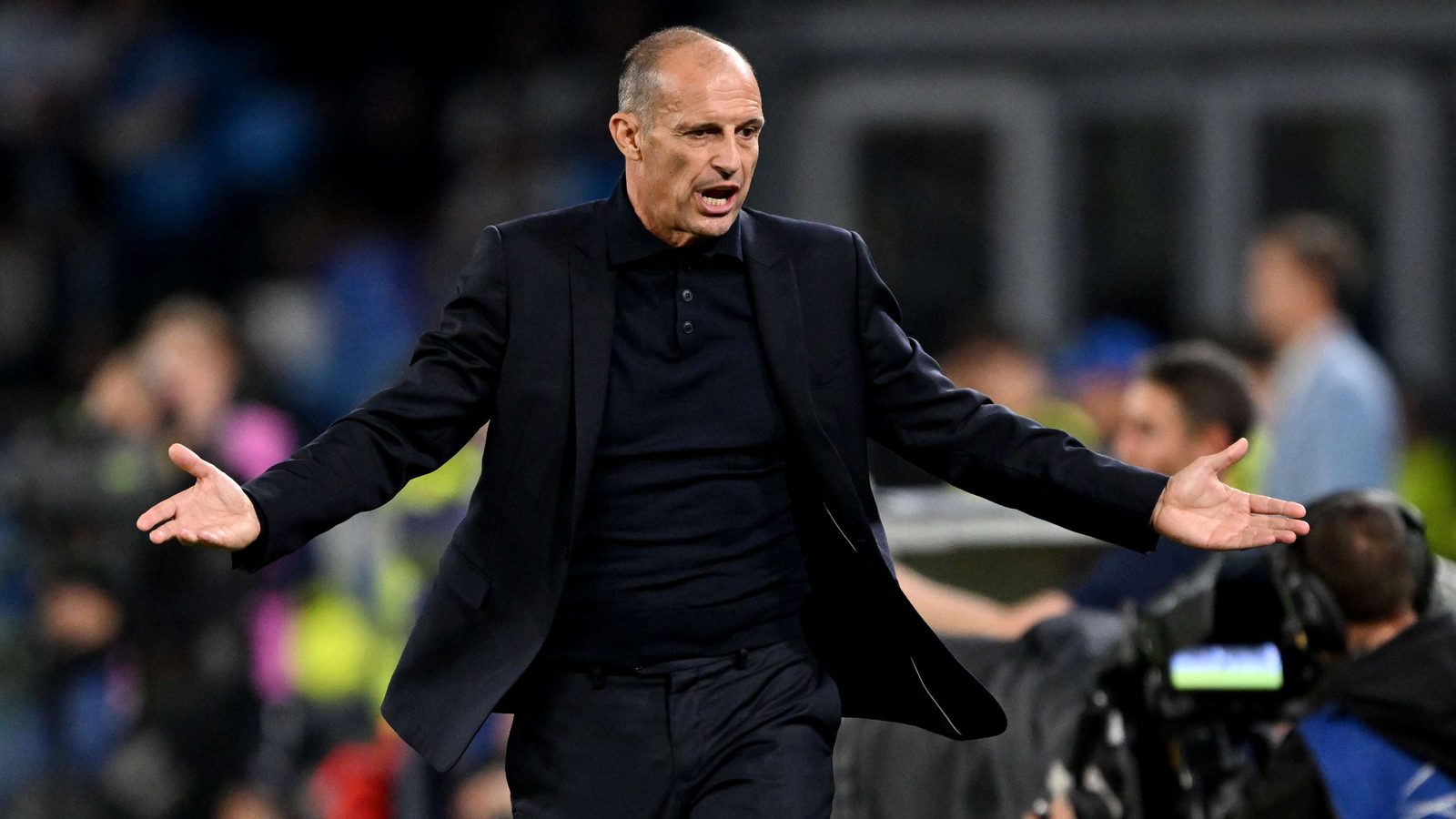 "Napoli"nin baş məşqçisi iki oyunluq diskvalifikasiya olunub