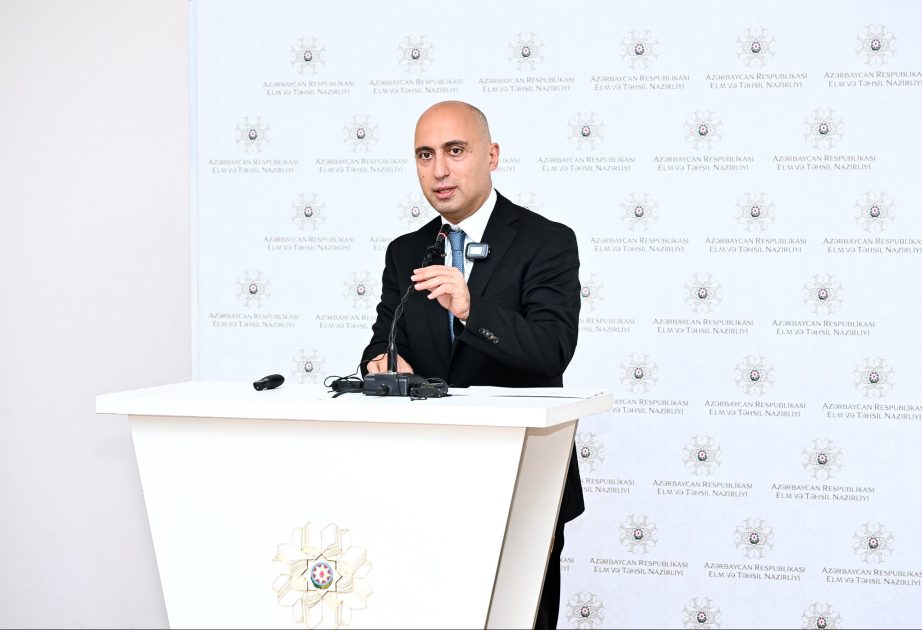 Nazir: Müəllimlik ixtisaslarında plan yerləri azaldılıb