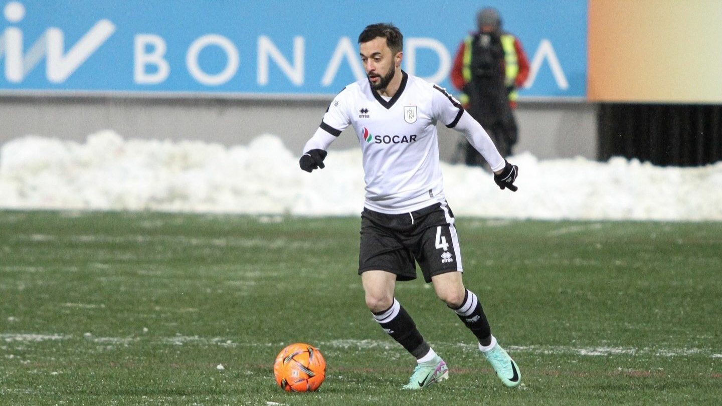 "Neftçi" Elvin Camalovla vidalaşıb