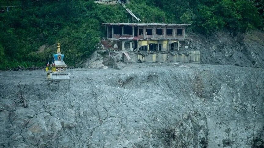 Nepal-Çin sərhədində daşqınlar nəticəsində ölənlərin sayı 1 400-ə çatıb