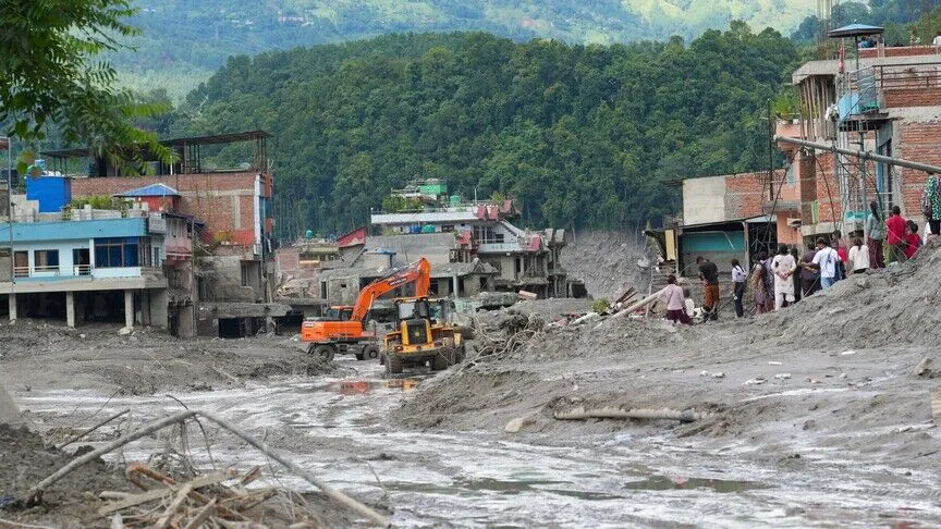 Nepalda baş verən daşqınlarda ölənlərin sayı 1127-yə çatıb