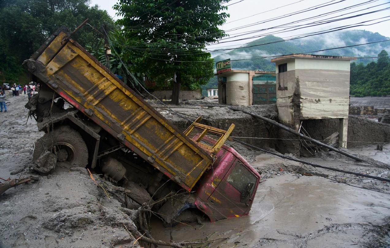 Death toll from Nepal floods rises to 332 - UPDATED 2