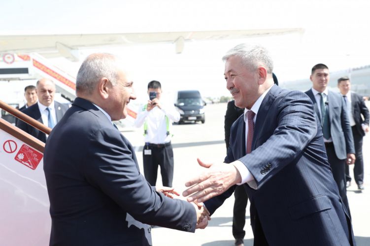 Nikol Paşinyan ŞƏT sammitində iştirak etmək üçün Qırğızıstana səfər edib