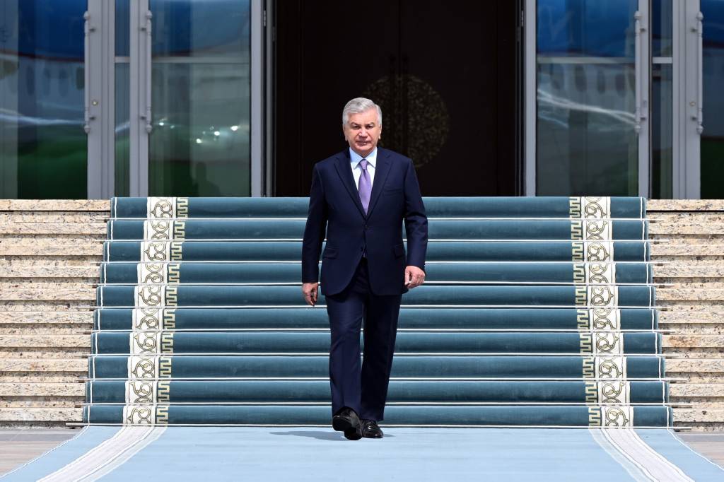 Özbəkistan Prezidenti Qırğızıstana işgüzar səfərə yola düşüb