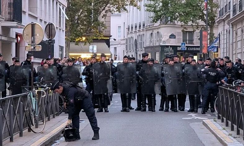 Parisdə 24 metro stansiyası bağlanıb