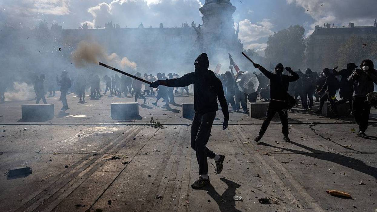 Parisdə komendant saatının müddəti ikinci dəfə uzadılıb
