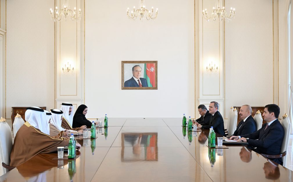 Prezident İlham Əliyev Bəhreynin xarici işlər nazirini qəbul edib