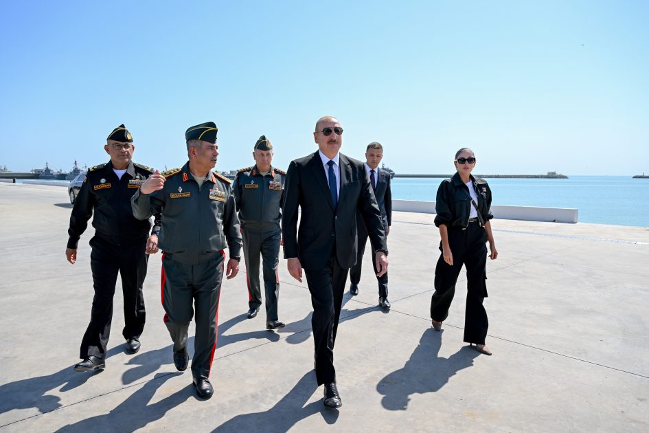 President Ilham Aliyev visits Naval Forces