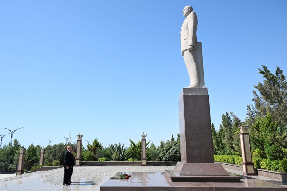 President Ilham Aliyev visits Naval Forces