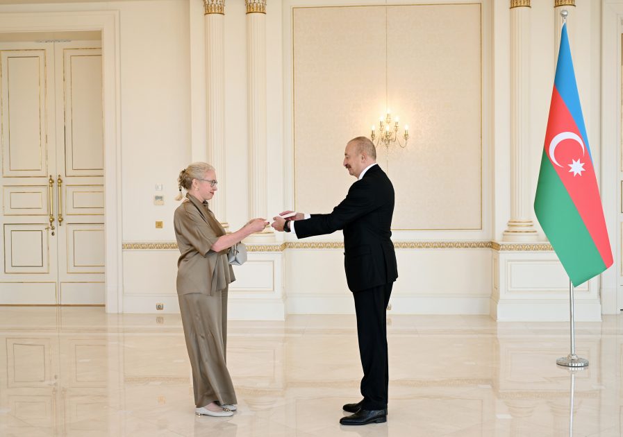 Prezident İlham Əliyev İsveçin yeni səfirini qəbul edib