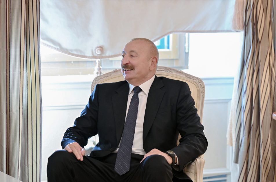 Prezident İlham Əliyev Müsəlman Ağsaqqalları Şurasının baş katibini qəbul edib
