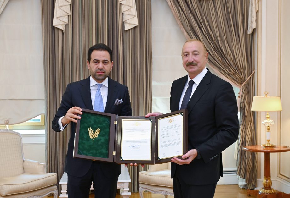 Prezident İlham Əliyev Müsəlman Ağsaqqalları Şurasının baş katibini qəbul edib