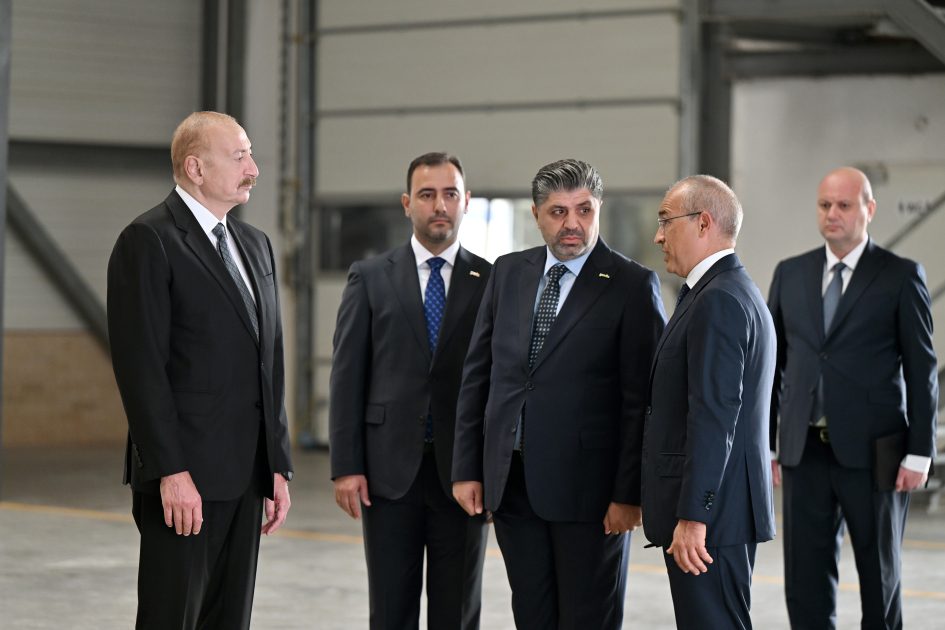 Prezident Qaradağ rayonunda kağız və gigiyenik məhsulların istehsalı müəssisəsinin açılışında iştirak edib