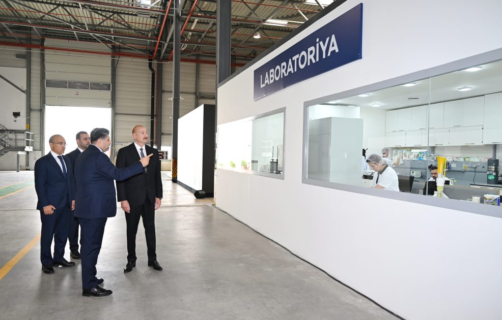 Prezident Qaradağ rayonunda kağız və gigiyenik məhsulların istehsalı müəssisəsinin açılışında iştirak edib