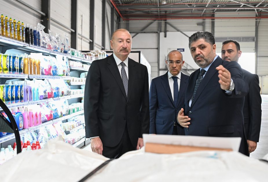 Prezident Qaradağ rayonunda kağız və gigiyenik məhsulların istehsalı müəssisəsinin açılışında iştirak edib