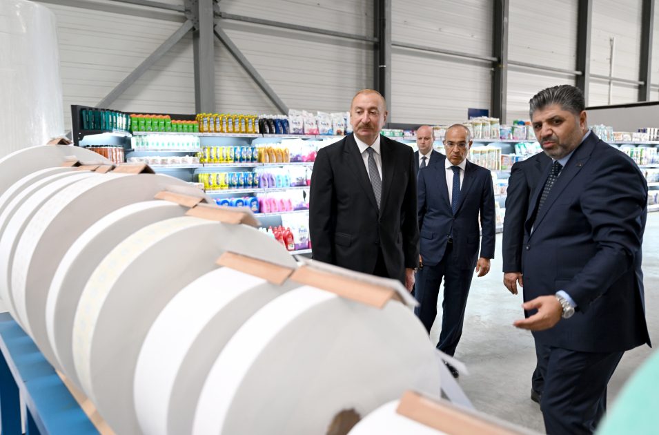Prezident Qaradağ rayonunda kağız və gigiyenik məhsulların istehsalı müəssisəsinin açılışında iştirak edib