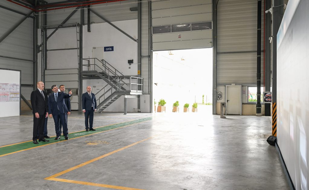 Prezident Qaradağ rayonunda kağız və gigiyenik məhsulların istehsalı müəssisəsinin açılışında iştirak edib