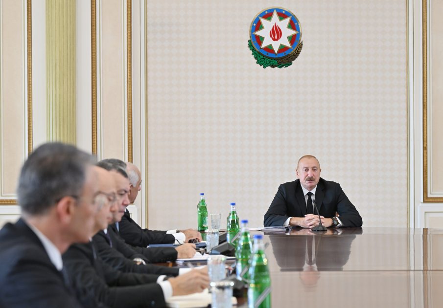 Prezidentin sədrliyi ilə dağ-mədən və metallurgiya sənayesinin inkişafına dair müşavirə keçirilib