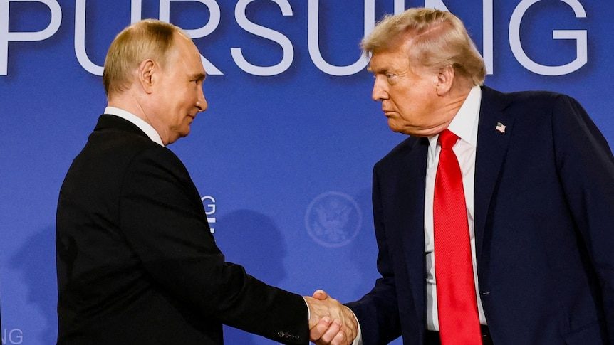 Putin İranın mövqeyini Trampa çatdırıb