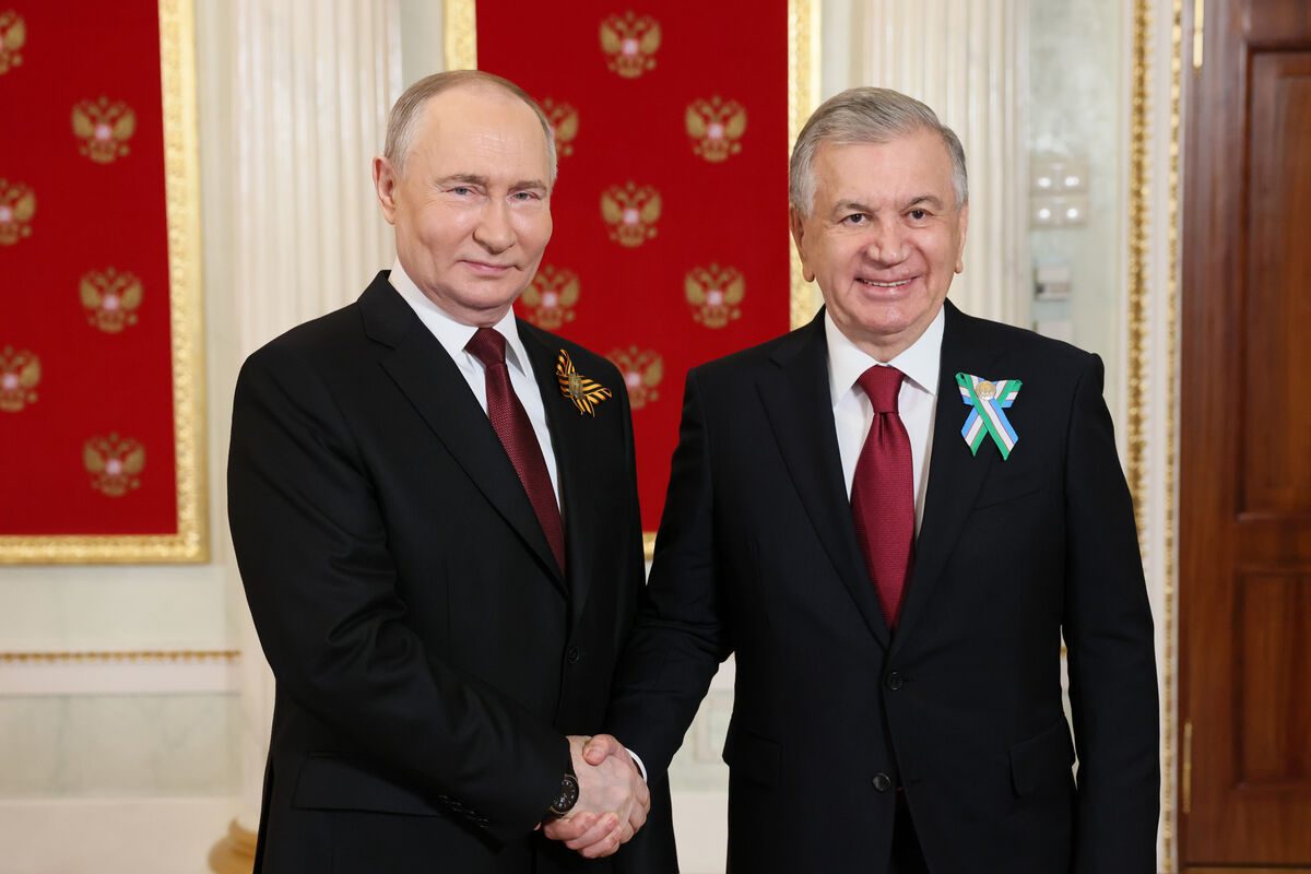 Putin Mirziyoyevlə telefonla danışıb