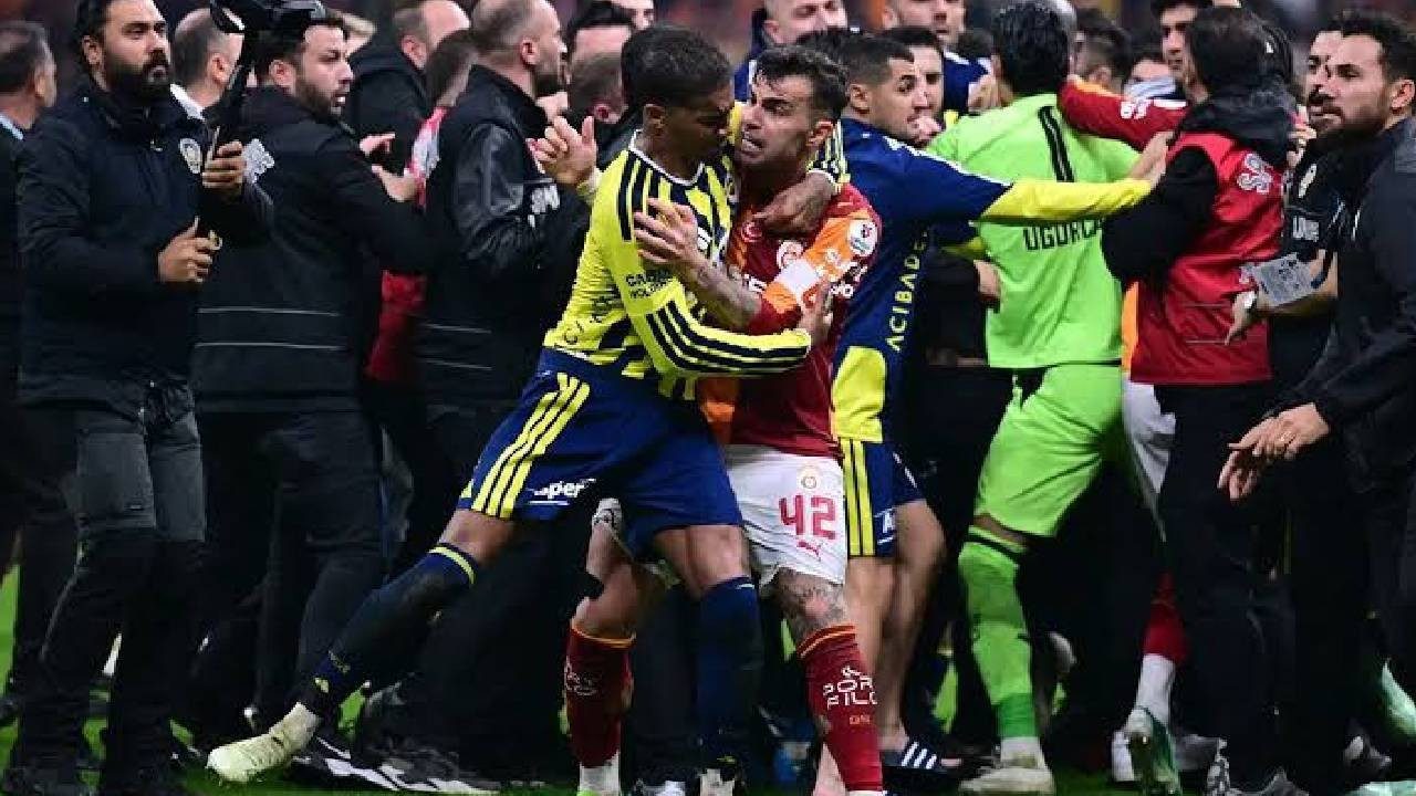 "Qalatasaray" və "Fənərbaxça"nın futbolçuları cəzalandırılıb