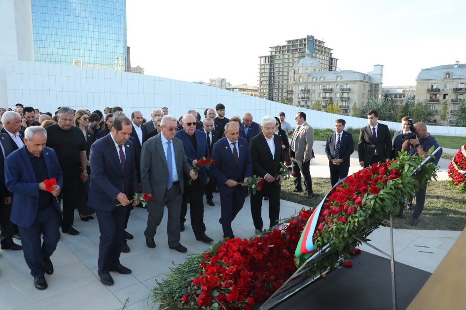 Qərbi Azərbaycan İcması Zəfər parkını ziyarət edib