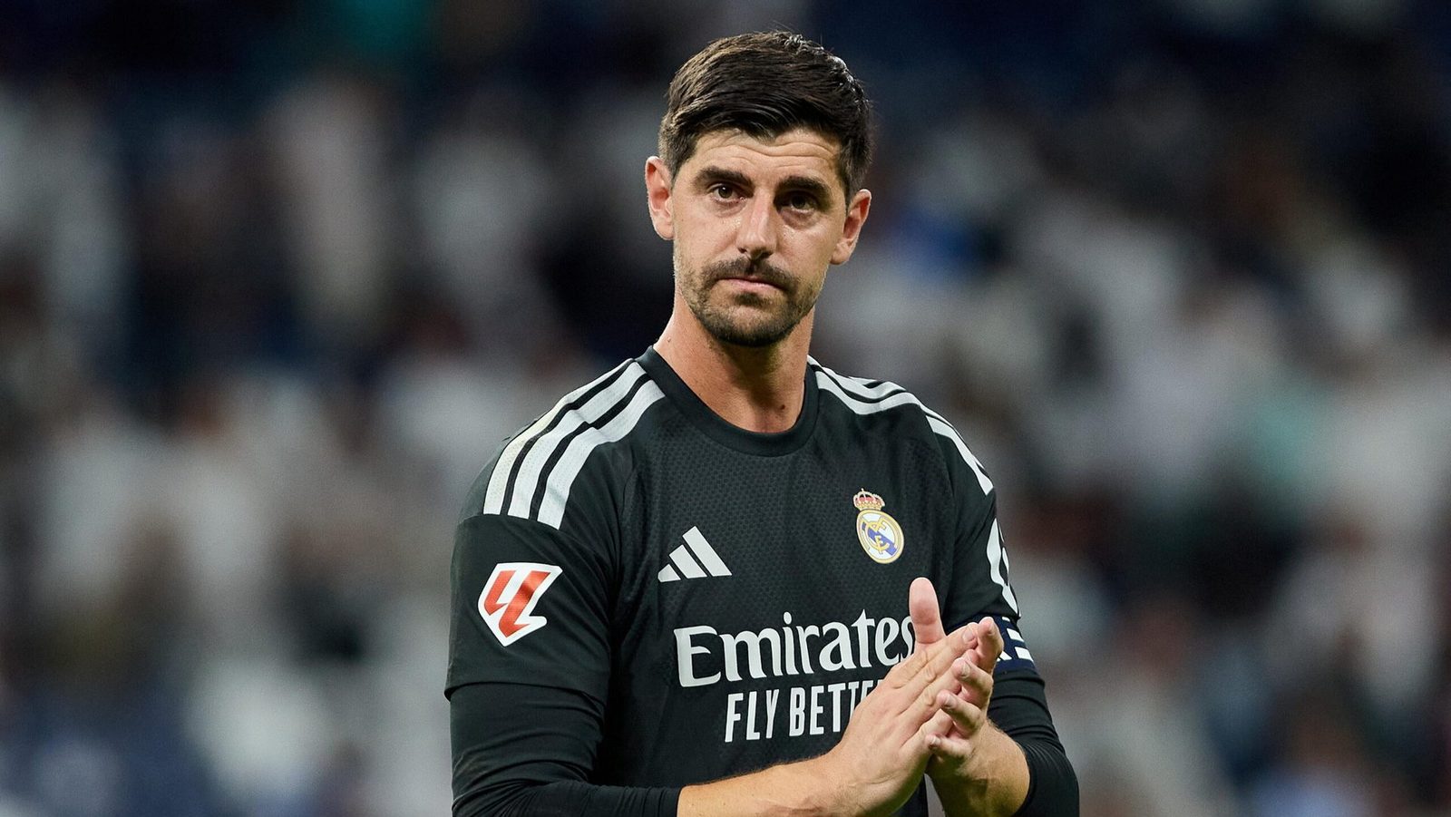 "Real Madrid"in qapıçısı Kurtua: "Daha 5-6 il futbol oynamaq istəyirəm"
