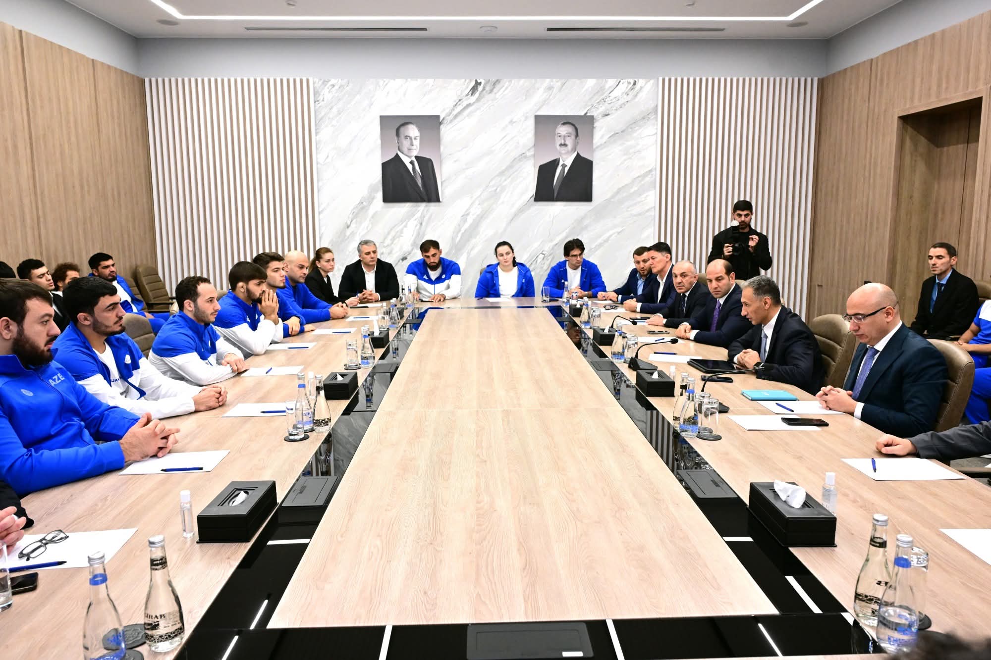 Rəşad Nəbiyev dünya çempionatının medalçıları ilə görüşüb