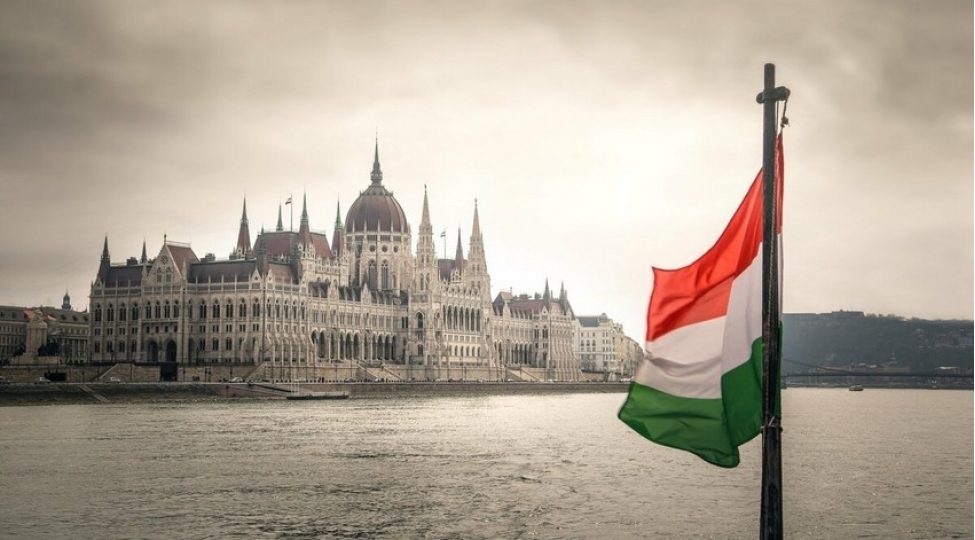 Rusiya Macarıstana neft və qaz tədarükünü dayandıra bilər