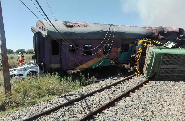 Rusiyada qatarla mikroavtobus toqquşub, 6 nəfər ölüb