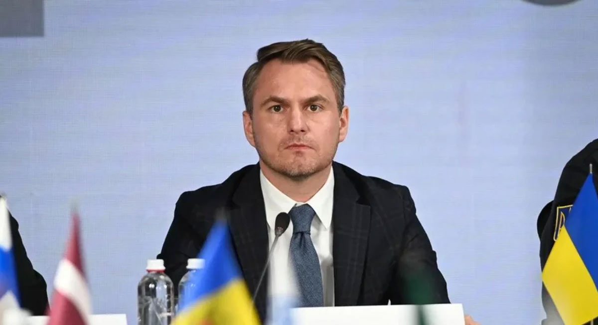 Ruslan Kravçenko Ukraynanın Baş prokuroru vəzifəsindən istefa verib