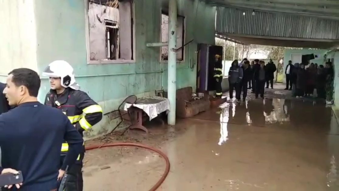 Salyanda fərdi yaşayış evinə ildırım düşüb