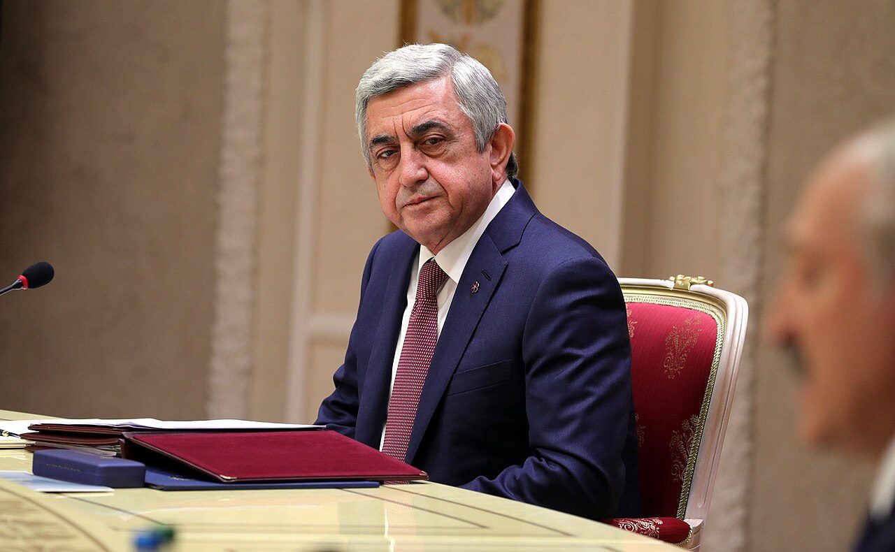 Serj Sarkisyana ölkədən çıxış qadağası qoyulub