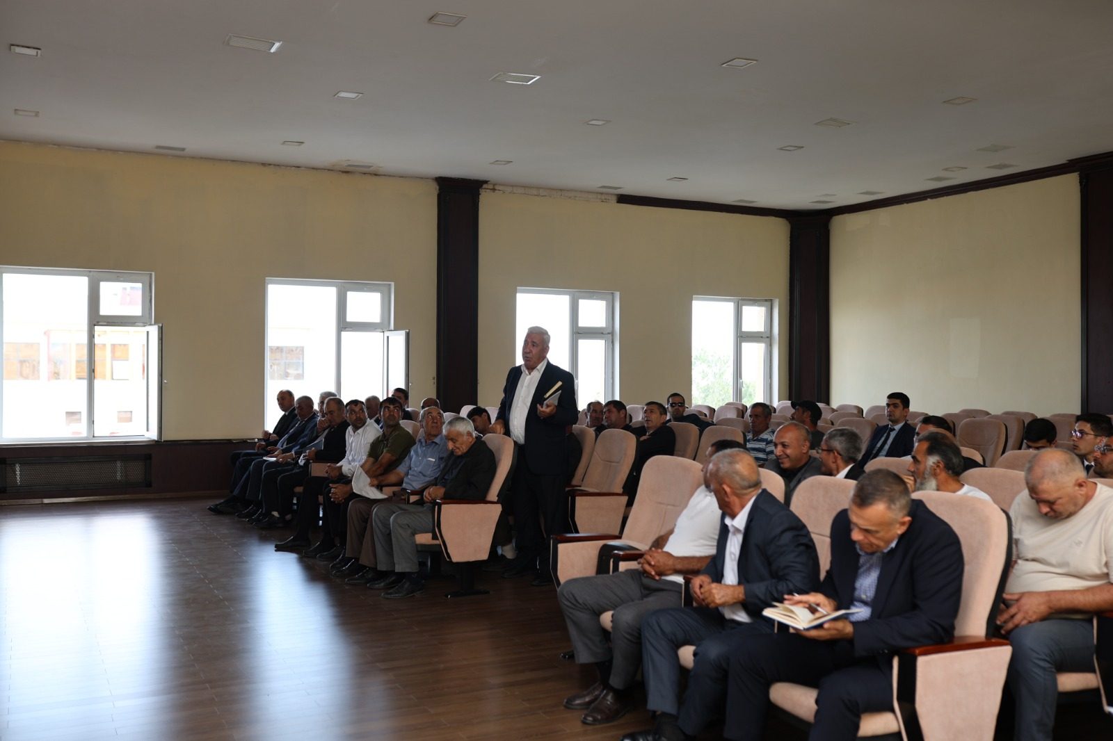 Siyəzəndə kənd təsərrüfatının inkişafına dair Dövlət Proqramına həsr olunmuş müşavirə keçirilib